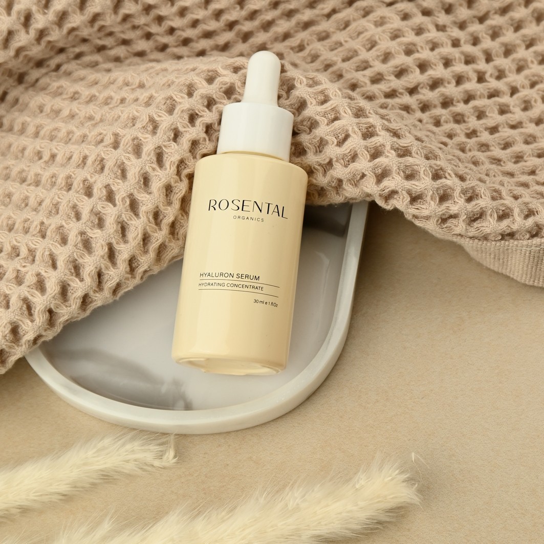 Rosental Organics senėjimą stabdantis serumas su hialurono rūgštimi – 30 ml