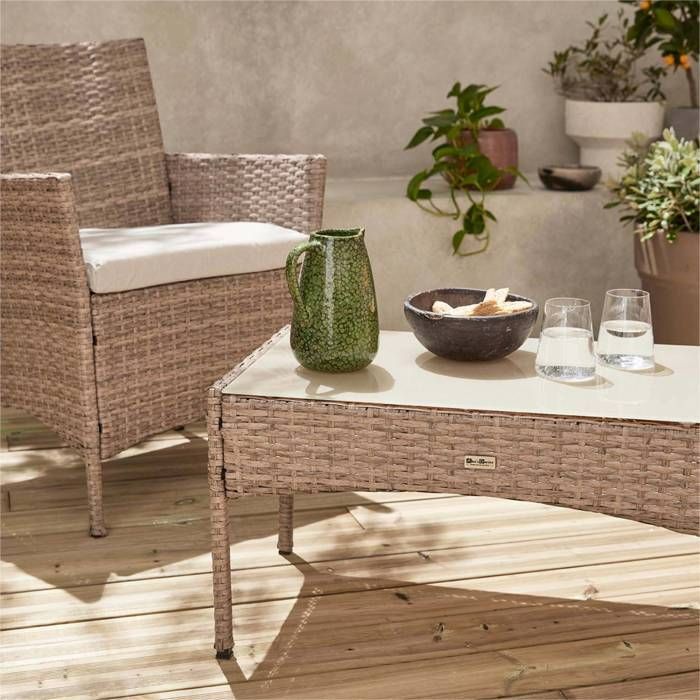 Salon de jardin en résine tressée - Moltès - Naturel. Coussins beiges - 4 places - 1 canapé. 2 fauteuils. une table basse