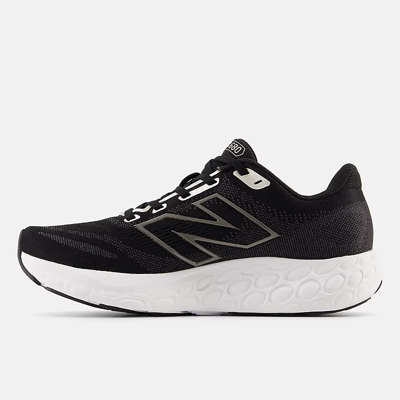 Dámské boty Fresh Foam 680 v8 - černé se světle zlatou metalízou a černou metalízou