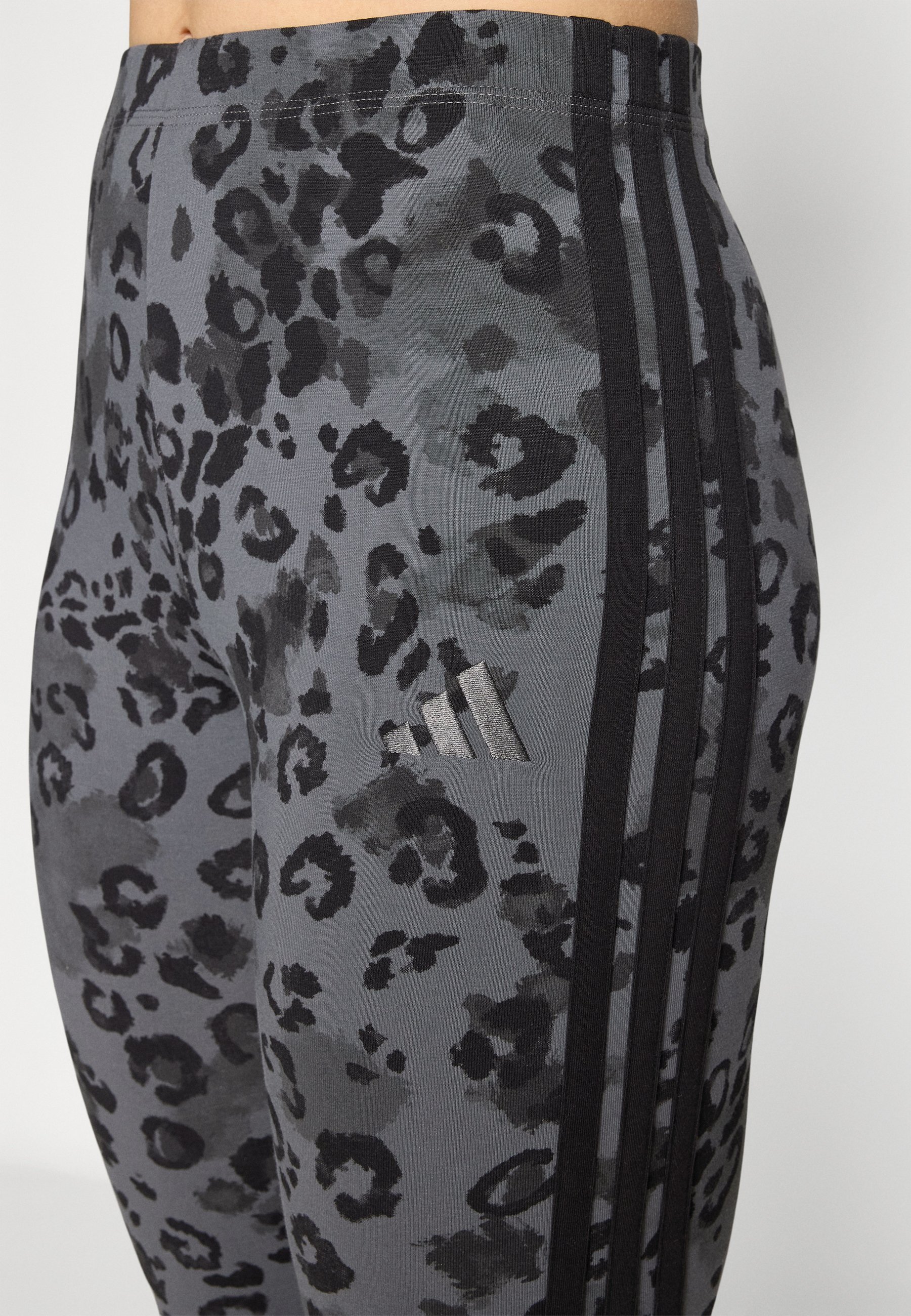 adidas Sportswear LEG - Leggings - multicolore/gris cinq
