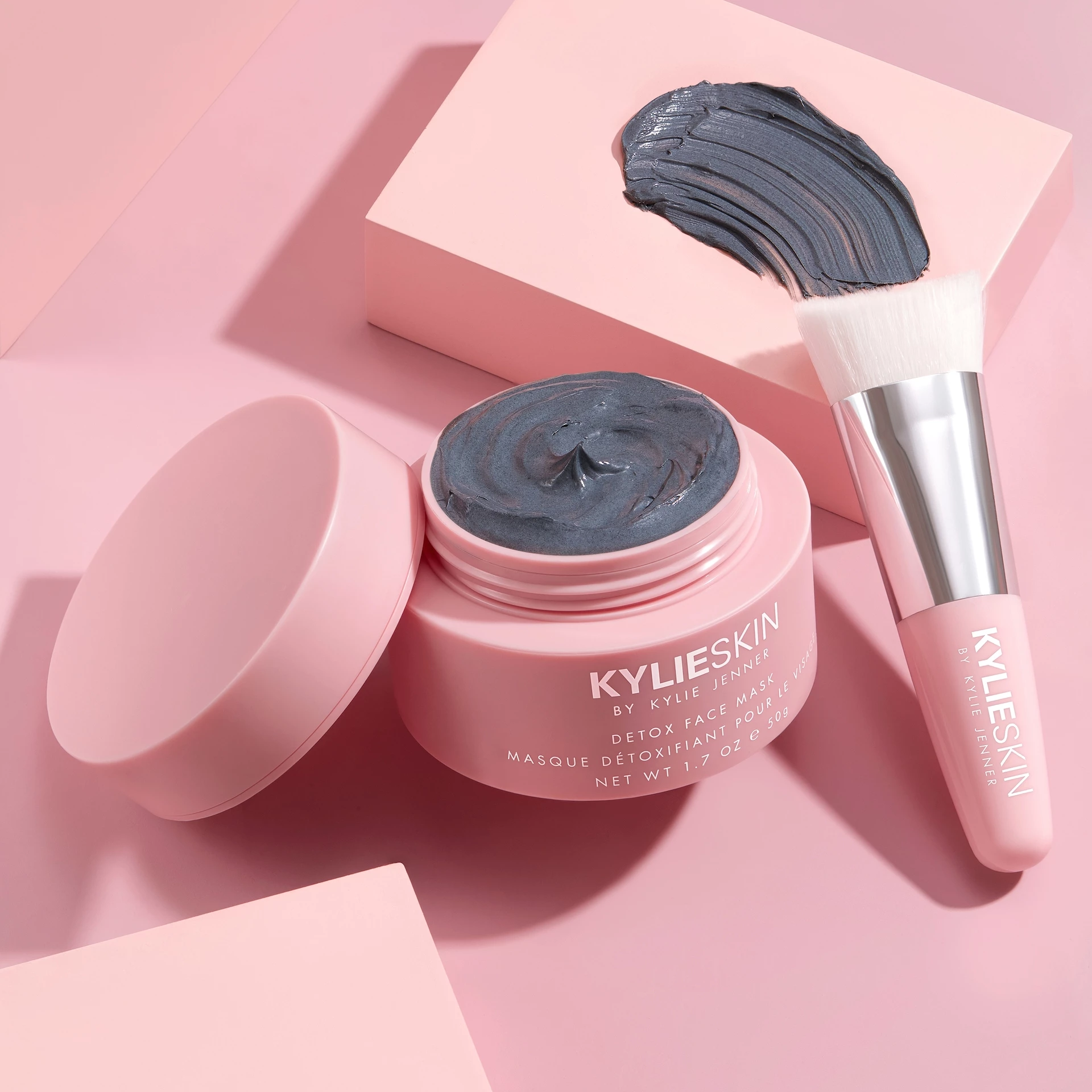 Pensulă pentru mască facială - Kylie By Kylie Jenner