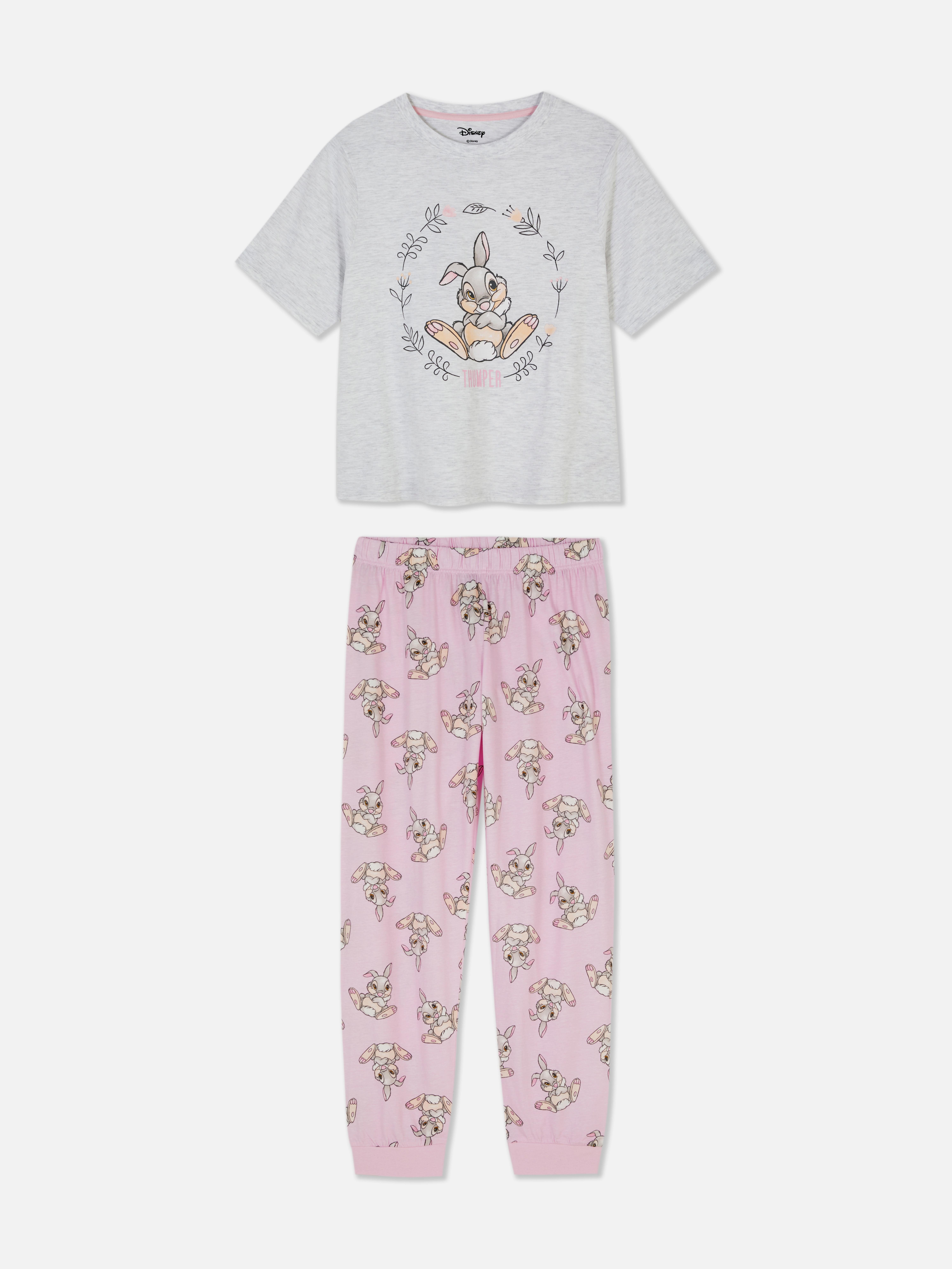 Pyjamas mit Disney-Motiven. Es ist Zeit, sich in unseren bezaubernden Disney-Pyjamas zu entspannen.