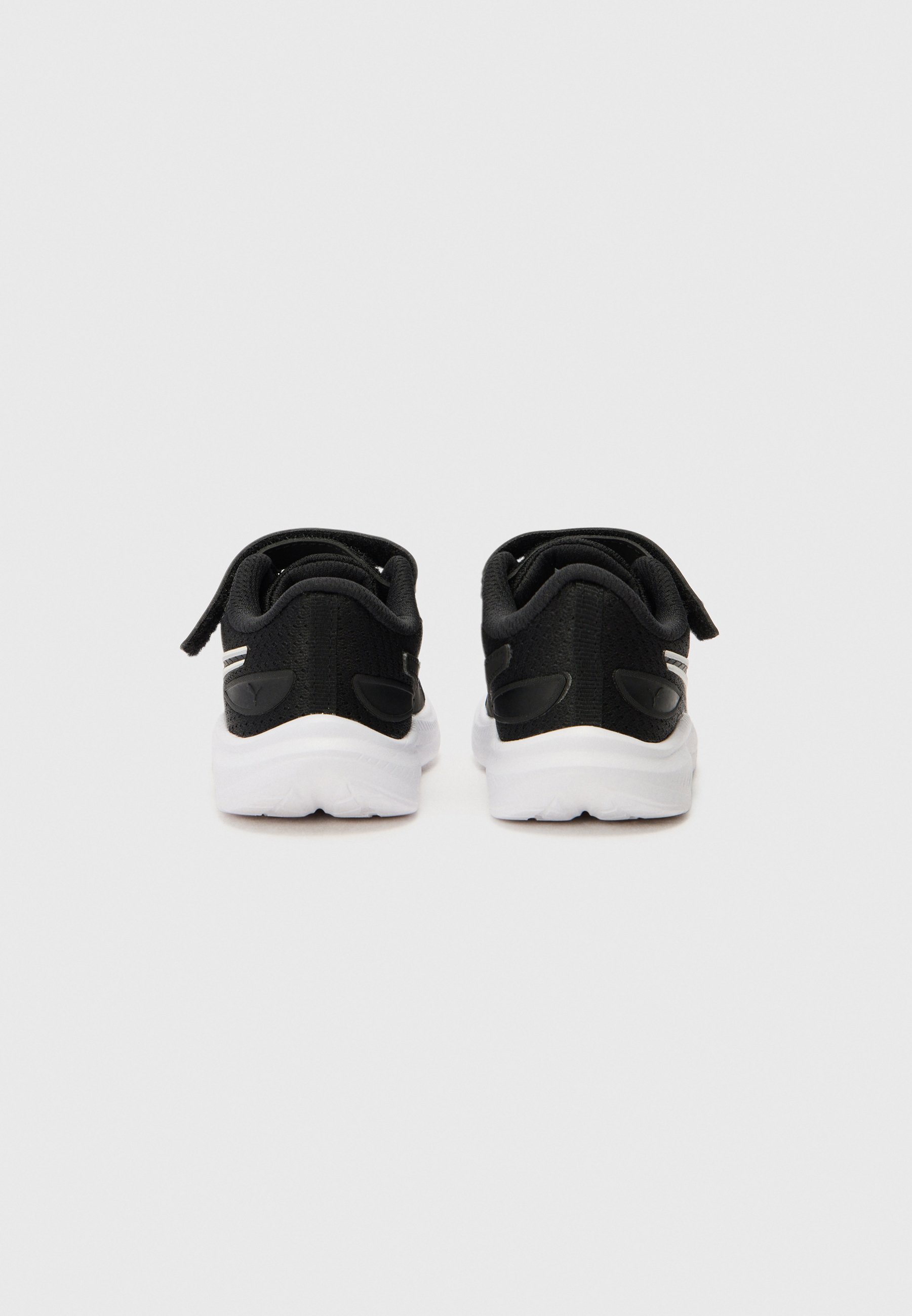 Puma SKYROCKET 2 UNISEX - Straßenlaufschuhe - schwarz/weiß/silberfarben