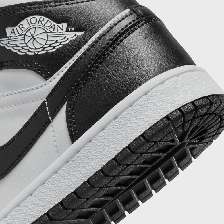 WMNS Air Jordan 1 Mid