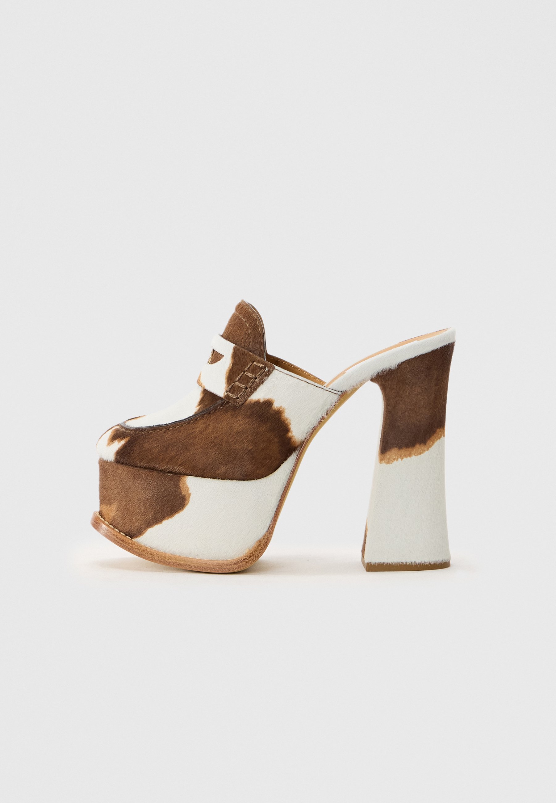 Sandales à talons hauts MOSCHINO - blanches