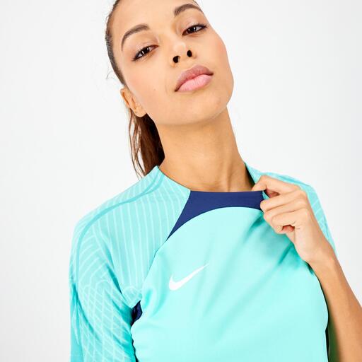 Nike Strike