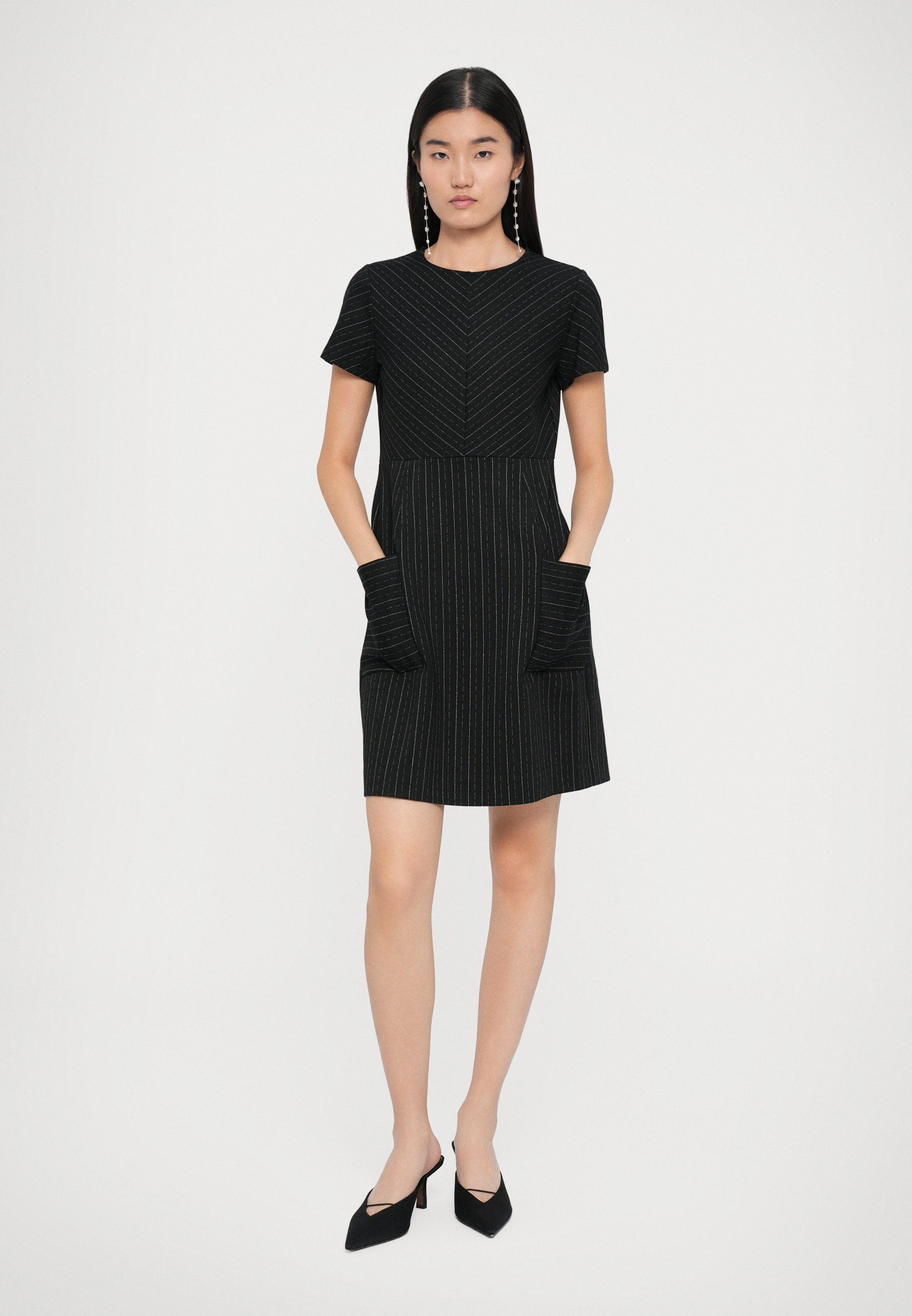Šaty s potiskem - black Diane von Furstenberg