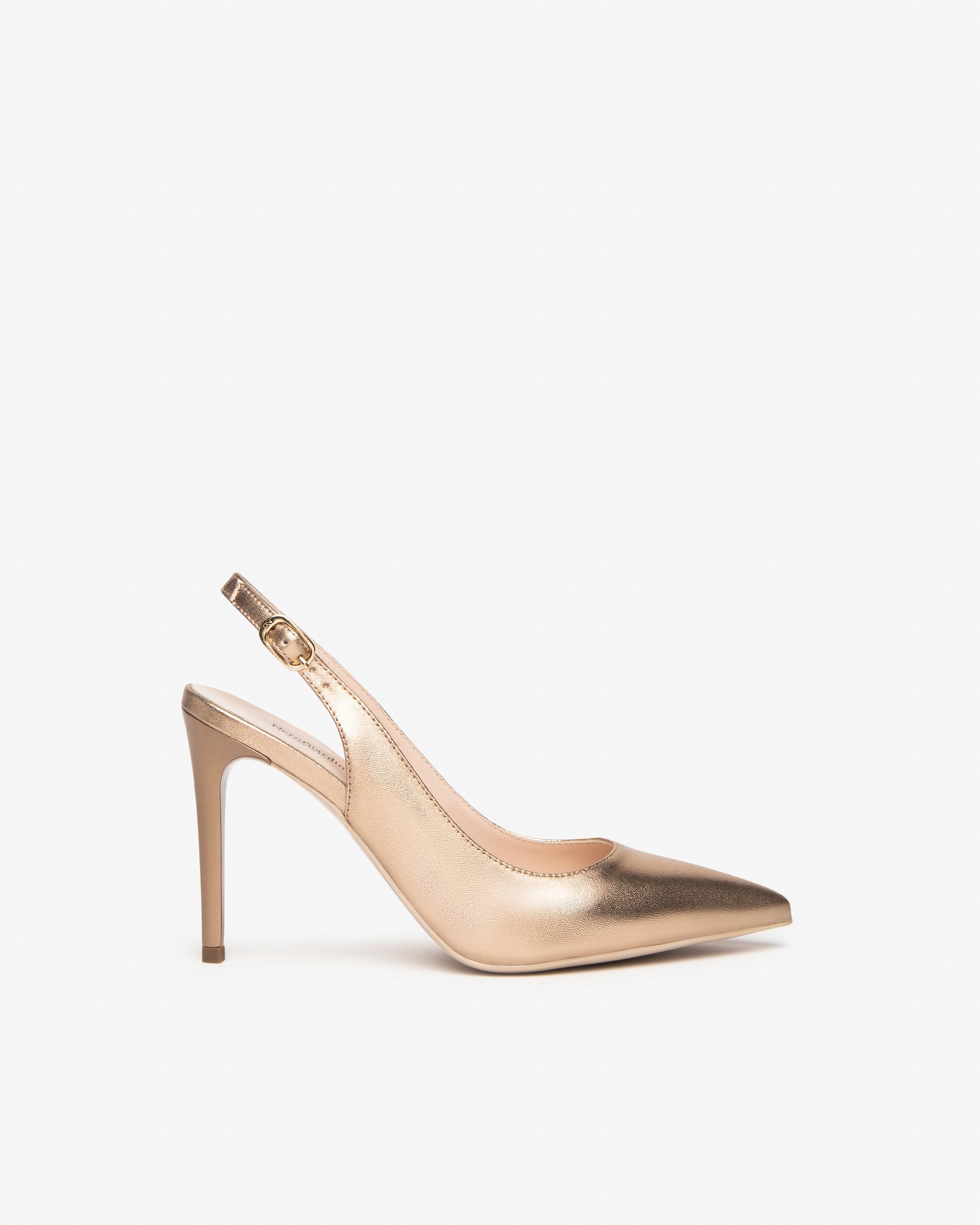  Naisten nahkaiset pumput
