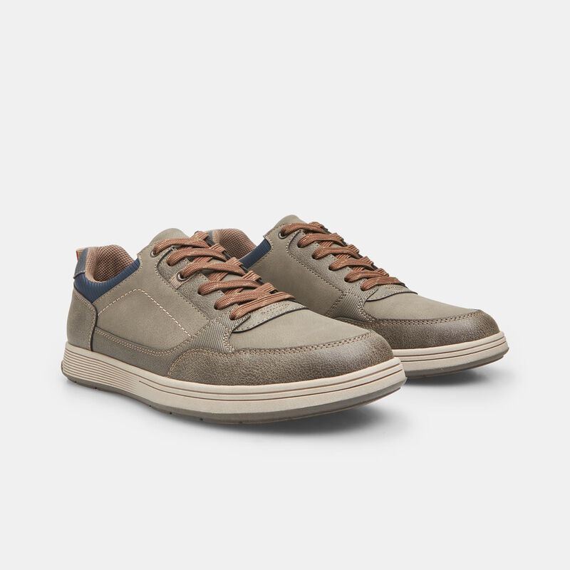 BATA herensneaker met rode schuimrubberen binnenzool