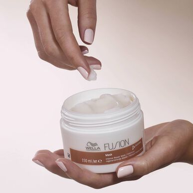 Wella Professionals Fusion Intense Repair maska pro poškozené vlasy