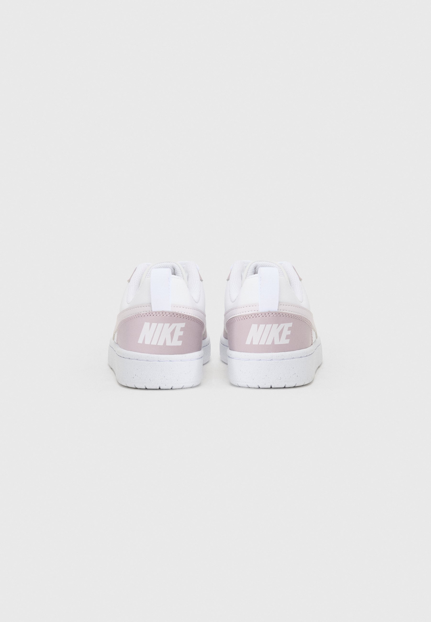 Nike Sportswear COURT BOROUGH LOW UNISEX - Sneakers - venice plum/fog white