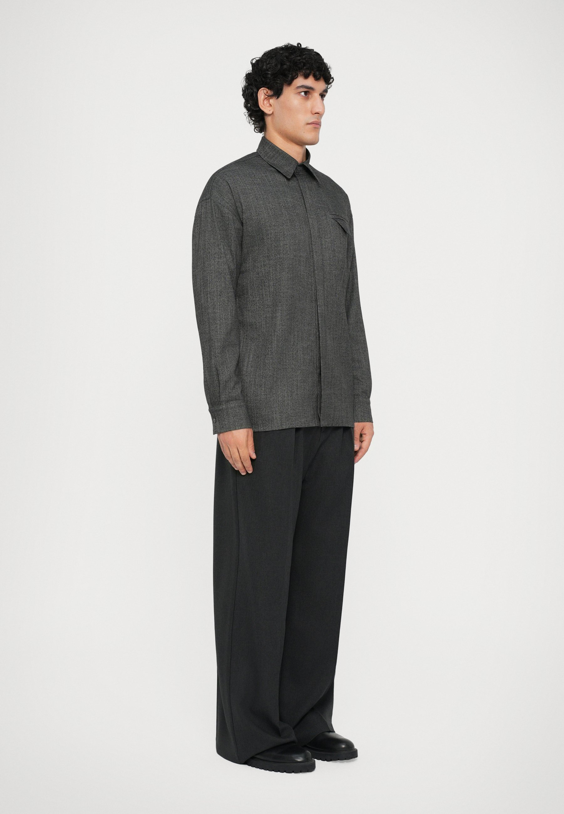 Essential Collective HIDDEN BUTTON SHIRT - Shirt - zwart