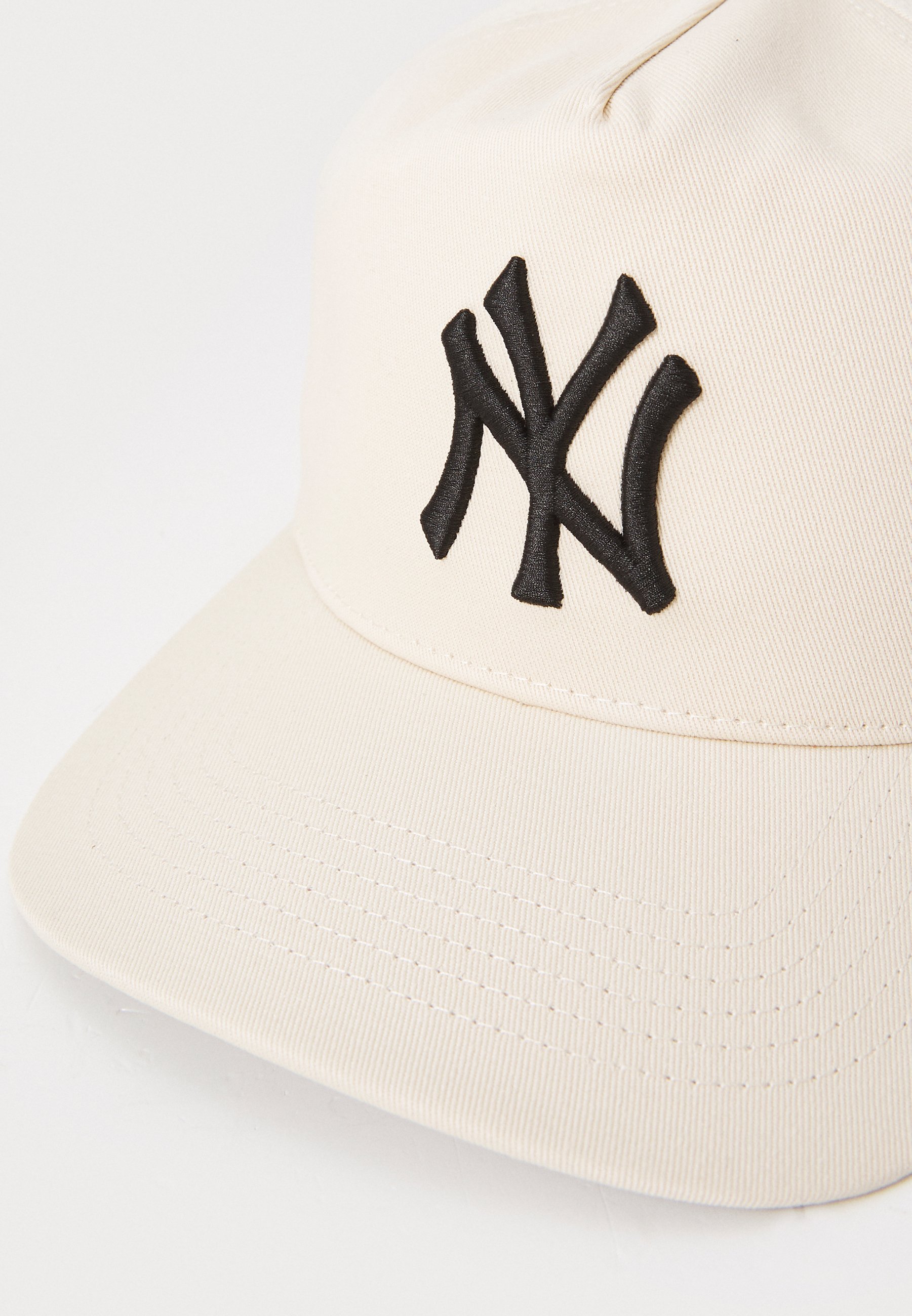 '47 Caps