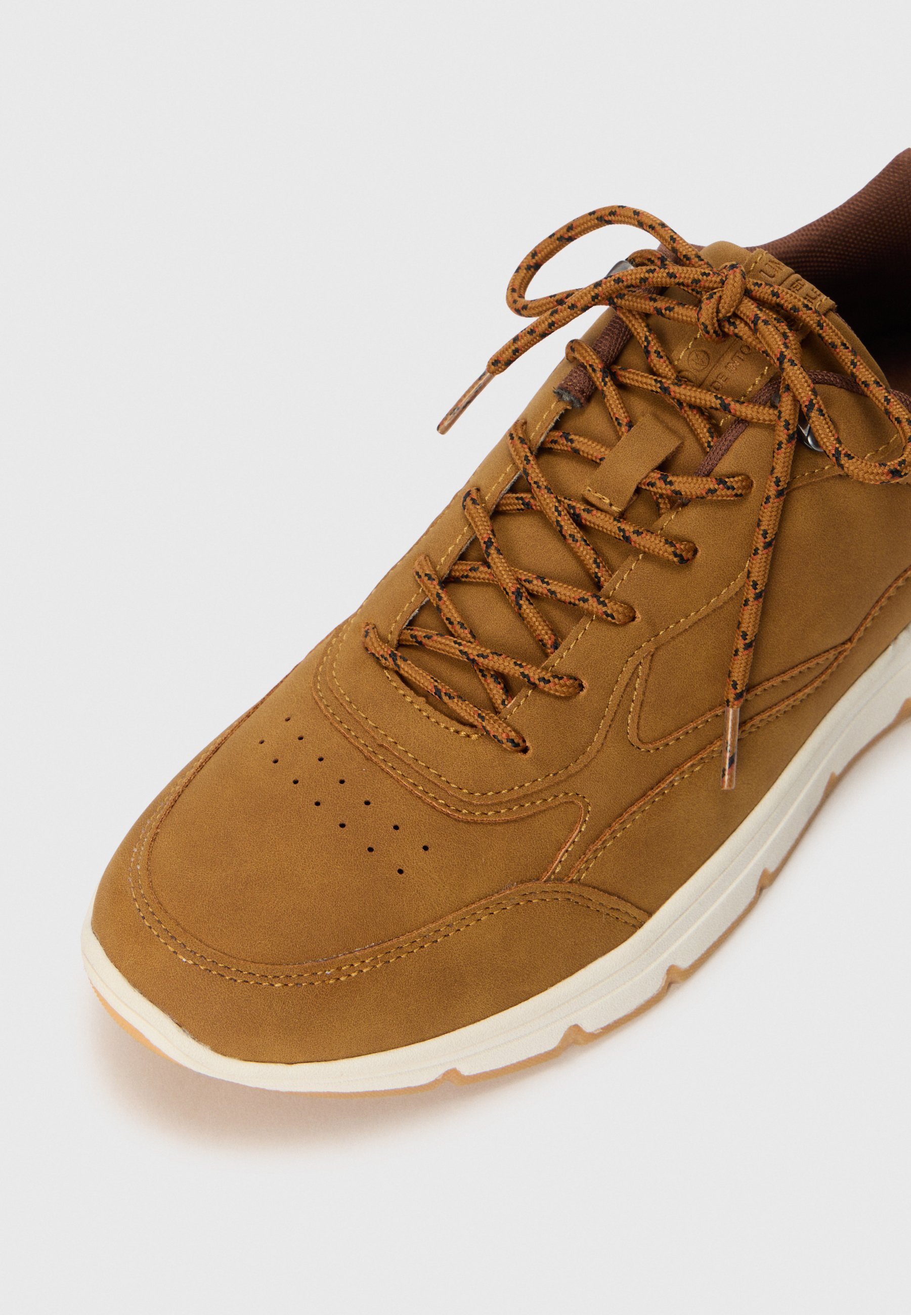 Pier One sneakers - bruin