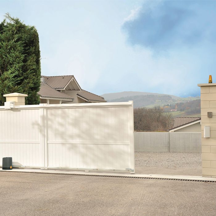 SOMFY 1246290 - Motore per cancello scorrevole Freevia Essential RTS - Fornito con 3 telecomandi Keypop, luce lampeggiante,