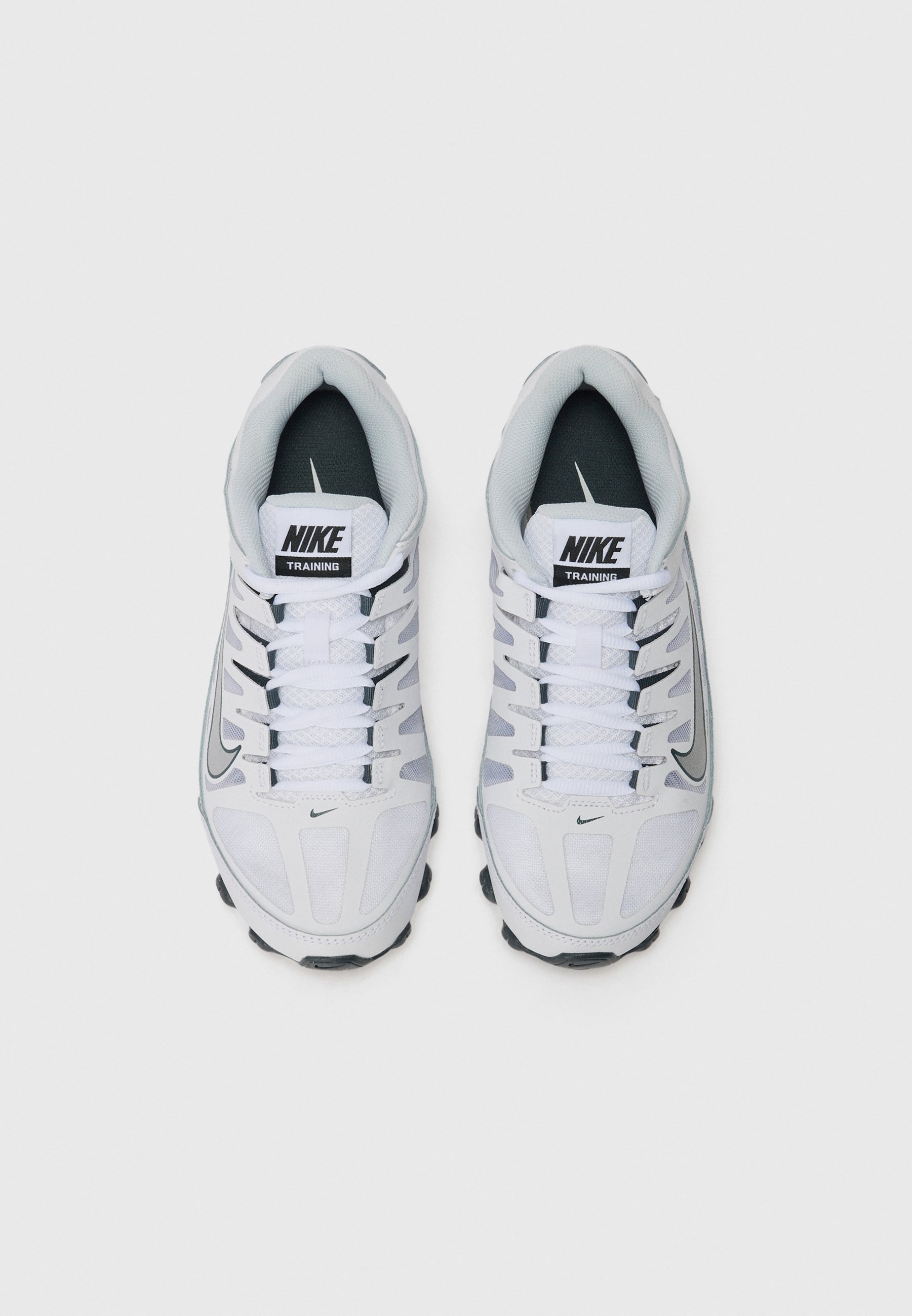 Nike Performance REAX 8 TR - Trainingsschoen - wit/metallic zilver/puur platina klassiek houtskool