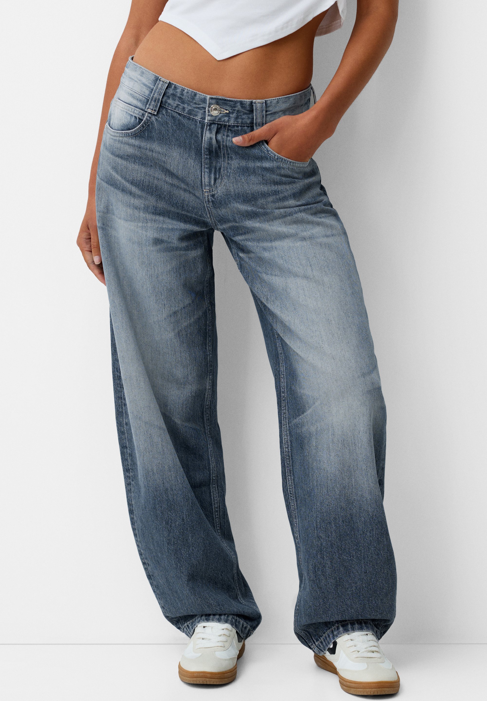 Bershka BALLOON - BAGGY - Relaxte jeans - donkerblauw