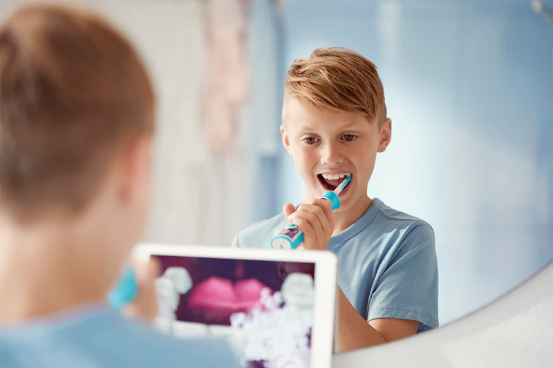 Escova de dentes elétrica sônica Philips Sonicare For Kids HX6322/04 para crianças com conexão Bluetooth.