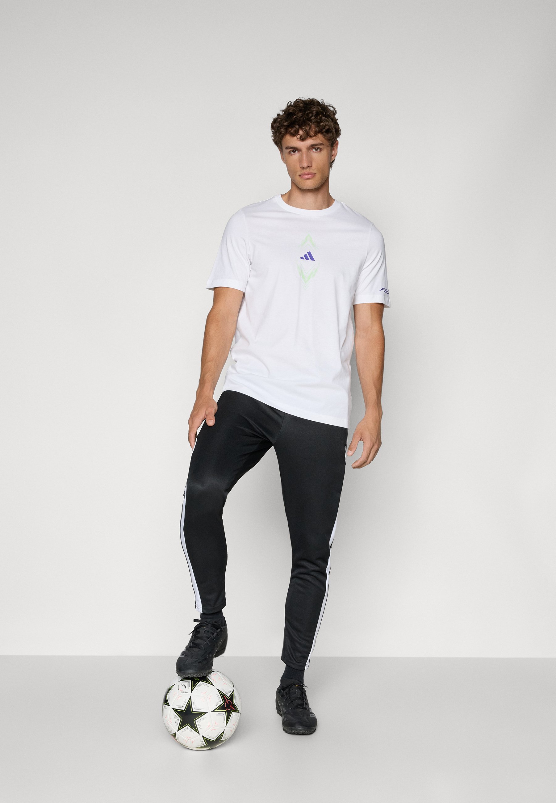 T-shirt grafica adidas Performance F50 - T-shirt stampata - bianca