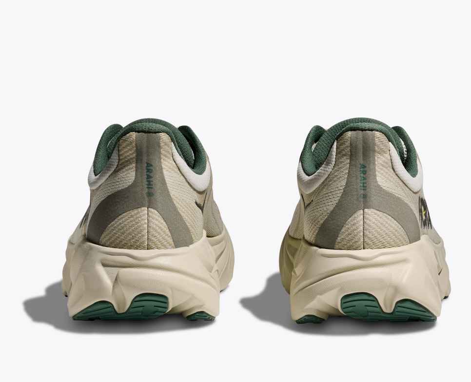 HOKA Arahi 8 Truffelzout / Oesterzwam