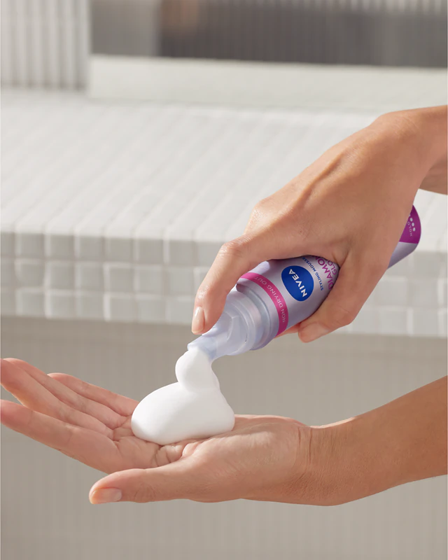 Mousse capilar NIVEA Diamond Gloss
