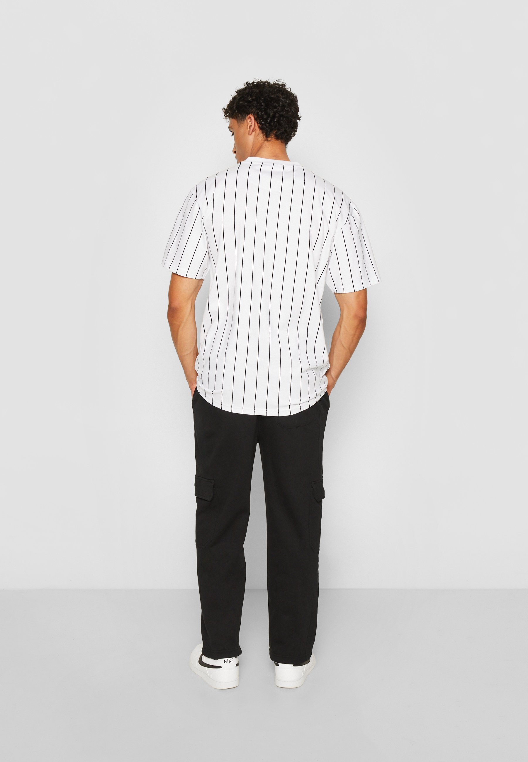 Karl Kani SMALL SIGNATURE PINSTRIPE - Print T-shirt - wit