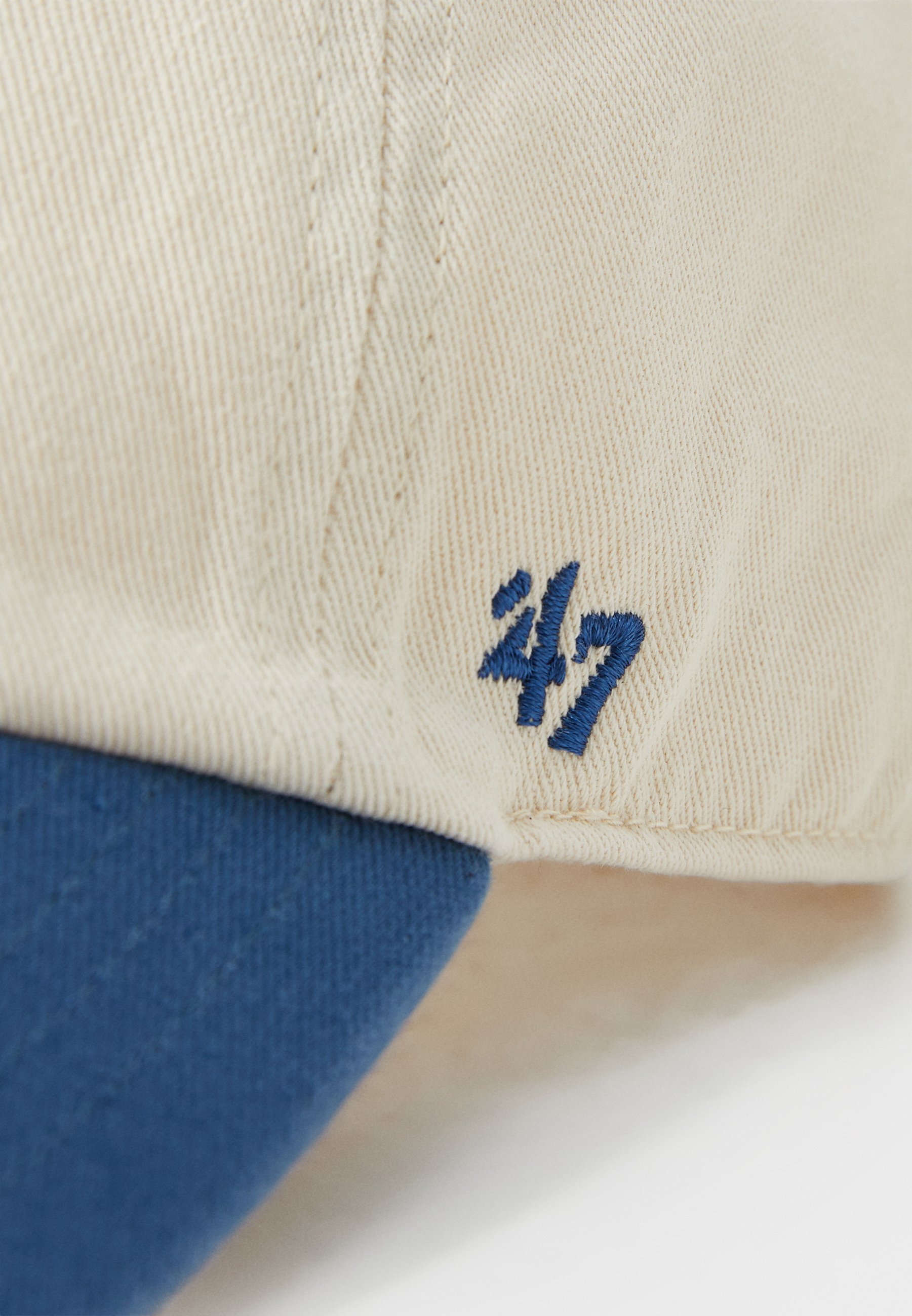 '47 Caps