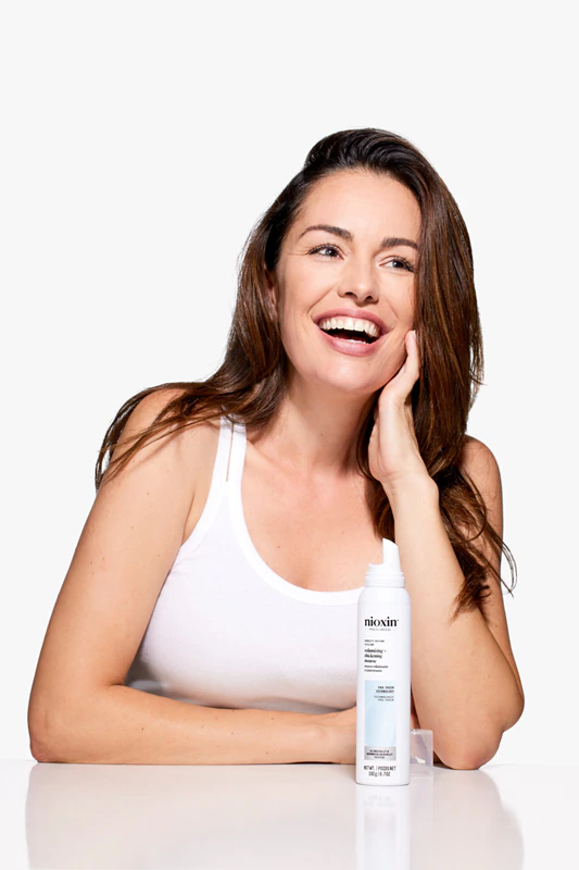 Mousse volumizadora para cabelos Nioxin Density Defend Styling para dar volume