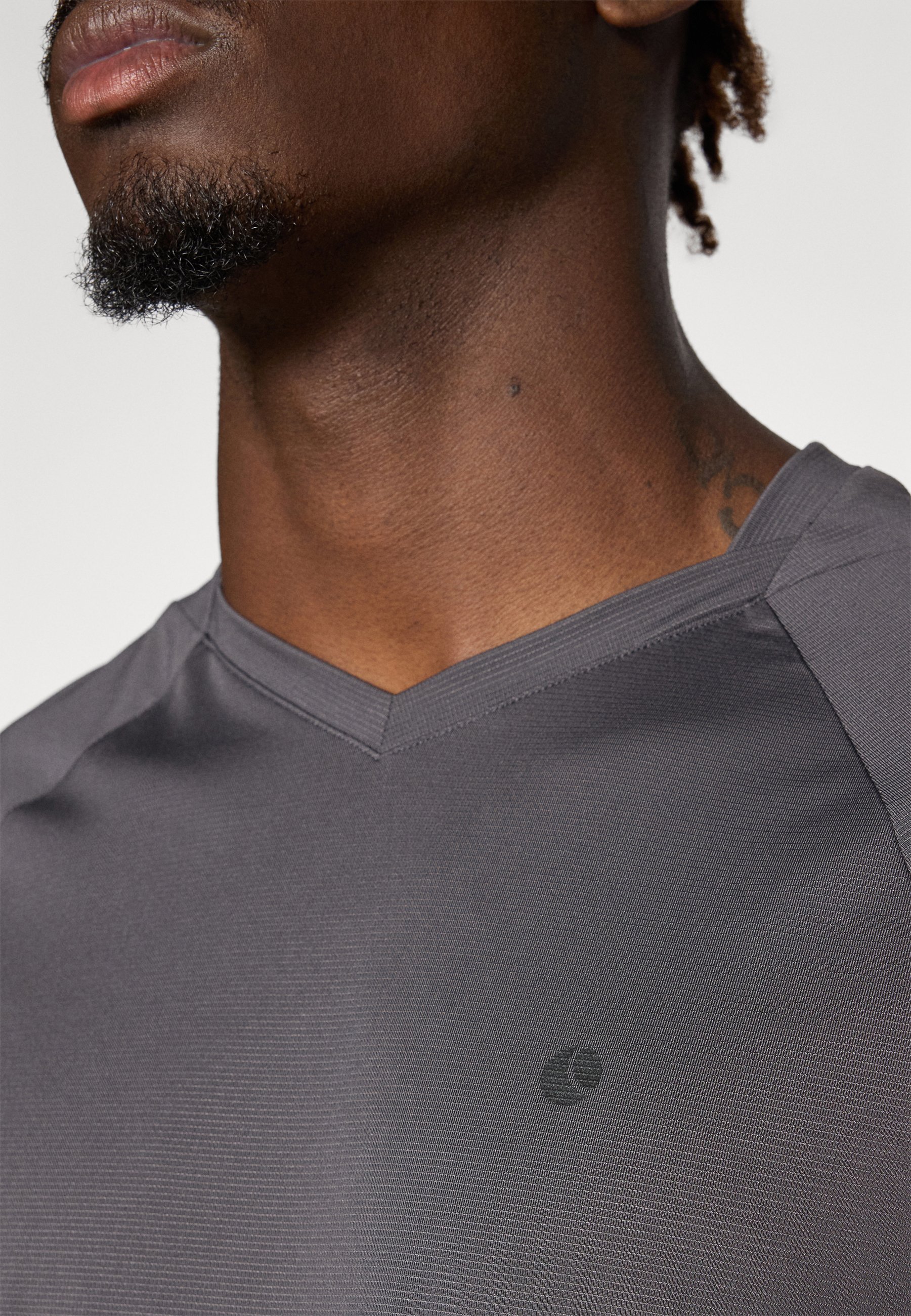 Björn Borg ACE V-hals T-shirt met print - asfalt