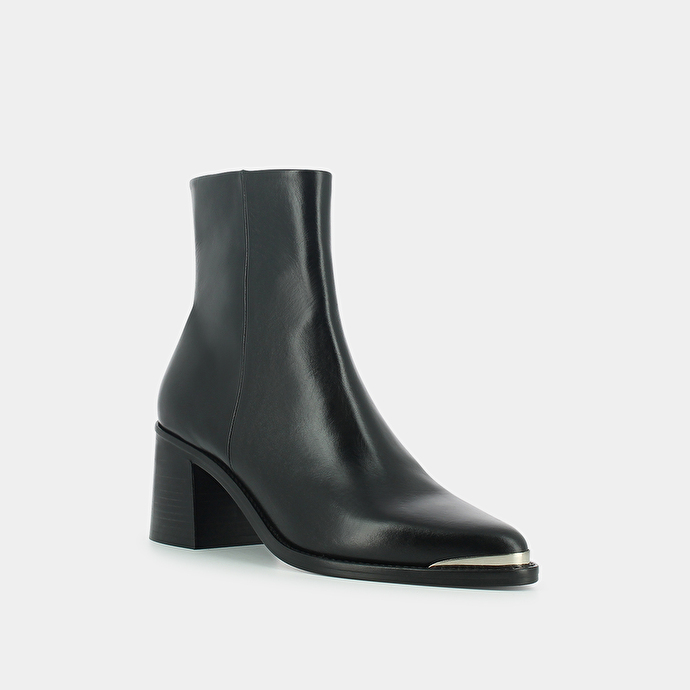 Bottines à talons et embouts argentés  en cuir noir