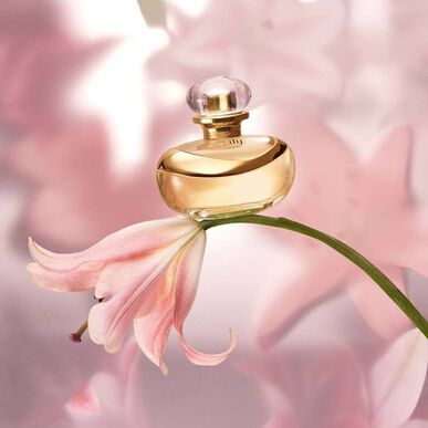 O Boticário Lily Eau de Parfum Be More Lily Dárková sada koupel a parfém pro ženy 1 kus 1 kus
