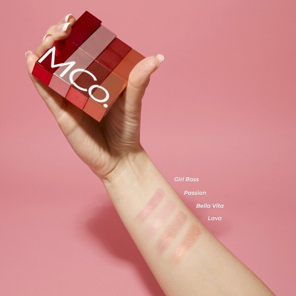 MCoBeauty Bella Vita балзам за усне са прозирном нијансом<br>3g