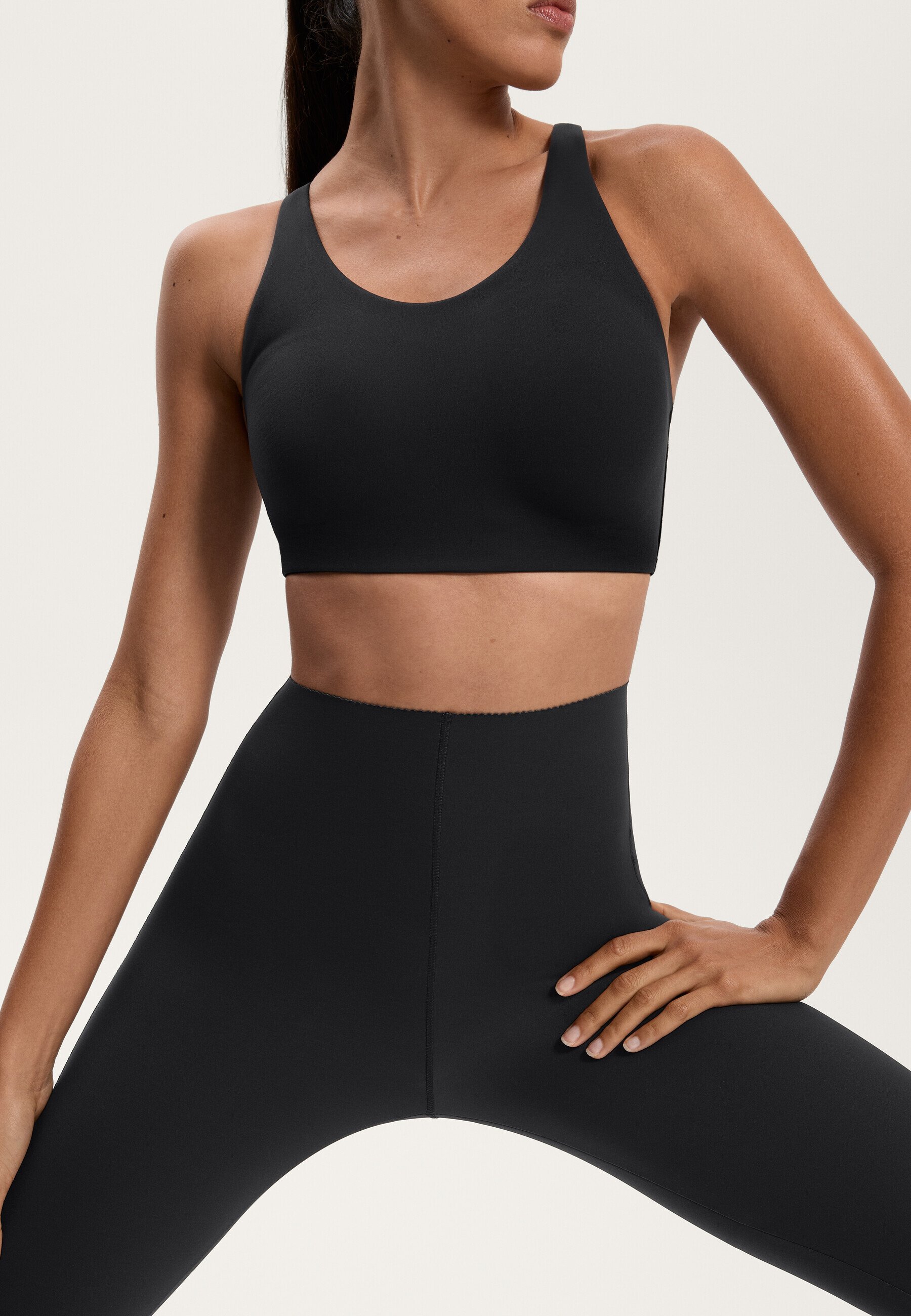 Leggings OYSHO EXTRA-COMPRESSIFS RELEVANT DE 65 CM - noirs