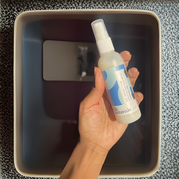 BB Naturals So Sensitive Rosenwasser-Gesichtsreinigung 100 ml