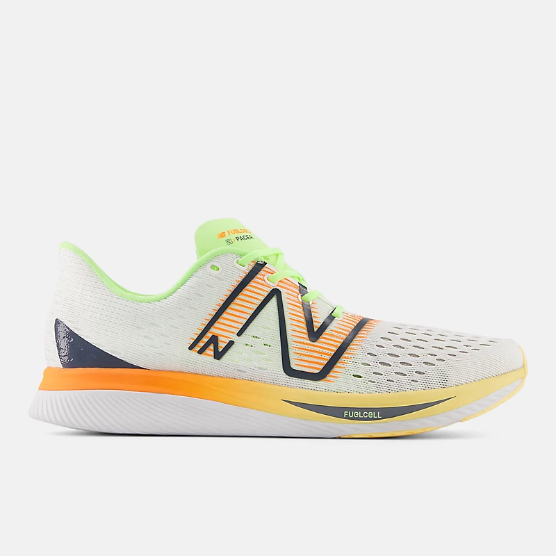 FuelCell SuperComp Pacer Herrenschuhe – Weiß mit Hot Mango und Bleach Lime