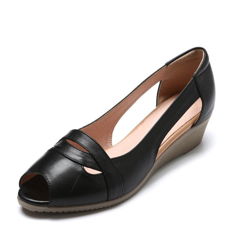 Sandali a bocca di pesce da donna con tacco medio, suola morbida e comoda, scarpe in pelle da donna di mezza età, nuovi sandali estivi da mamma in pelle