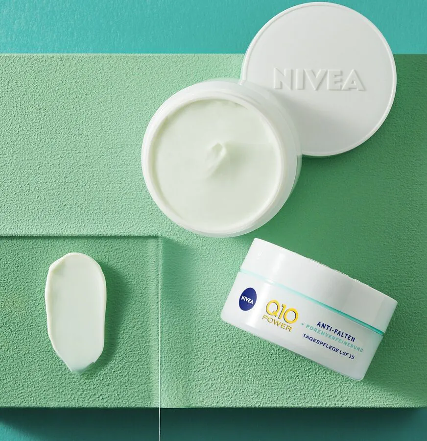 Nivea VisageQ10 Wygładzenie Przeciwzmarszczkowy ekstra lekki krem na dzień SPF15