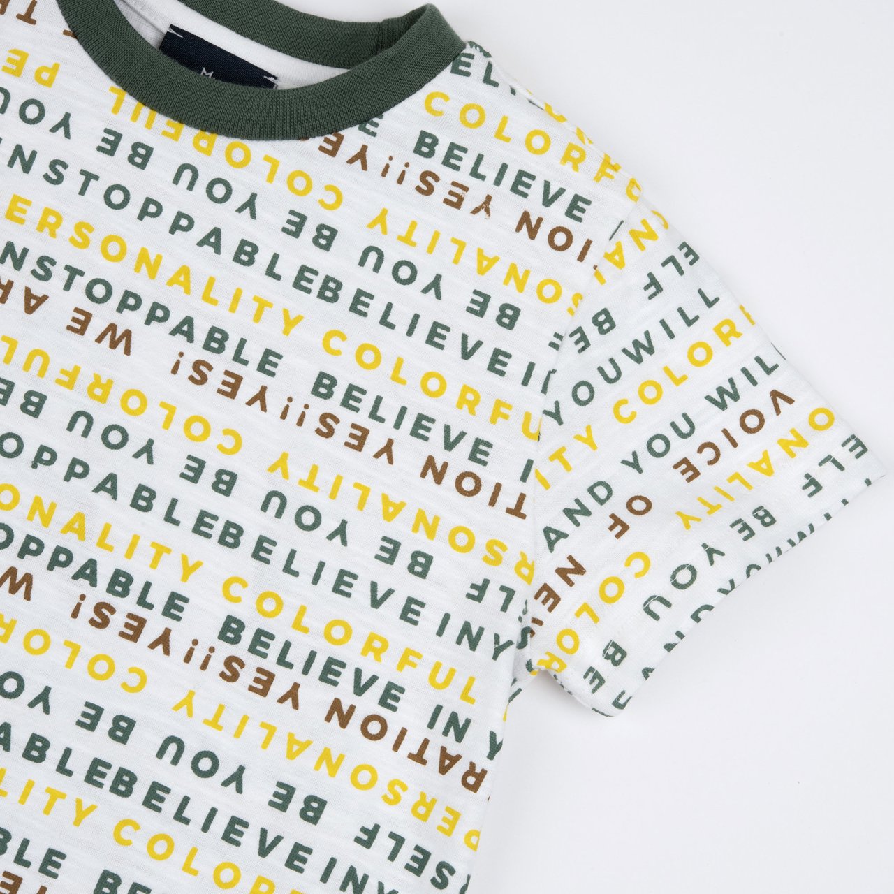 T-Shirt mit Buchstabenaufdruck