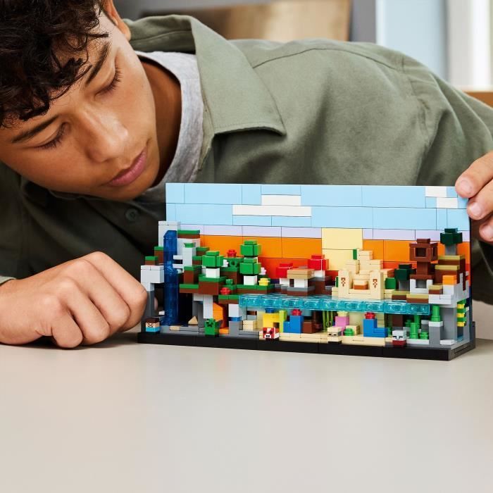 LEGO Minecraft 21589 Mini Biomi - Giocattolo da costruzione per ragazzi e ragazze dai 12 anni in su