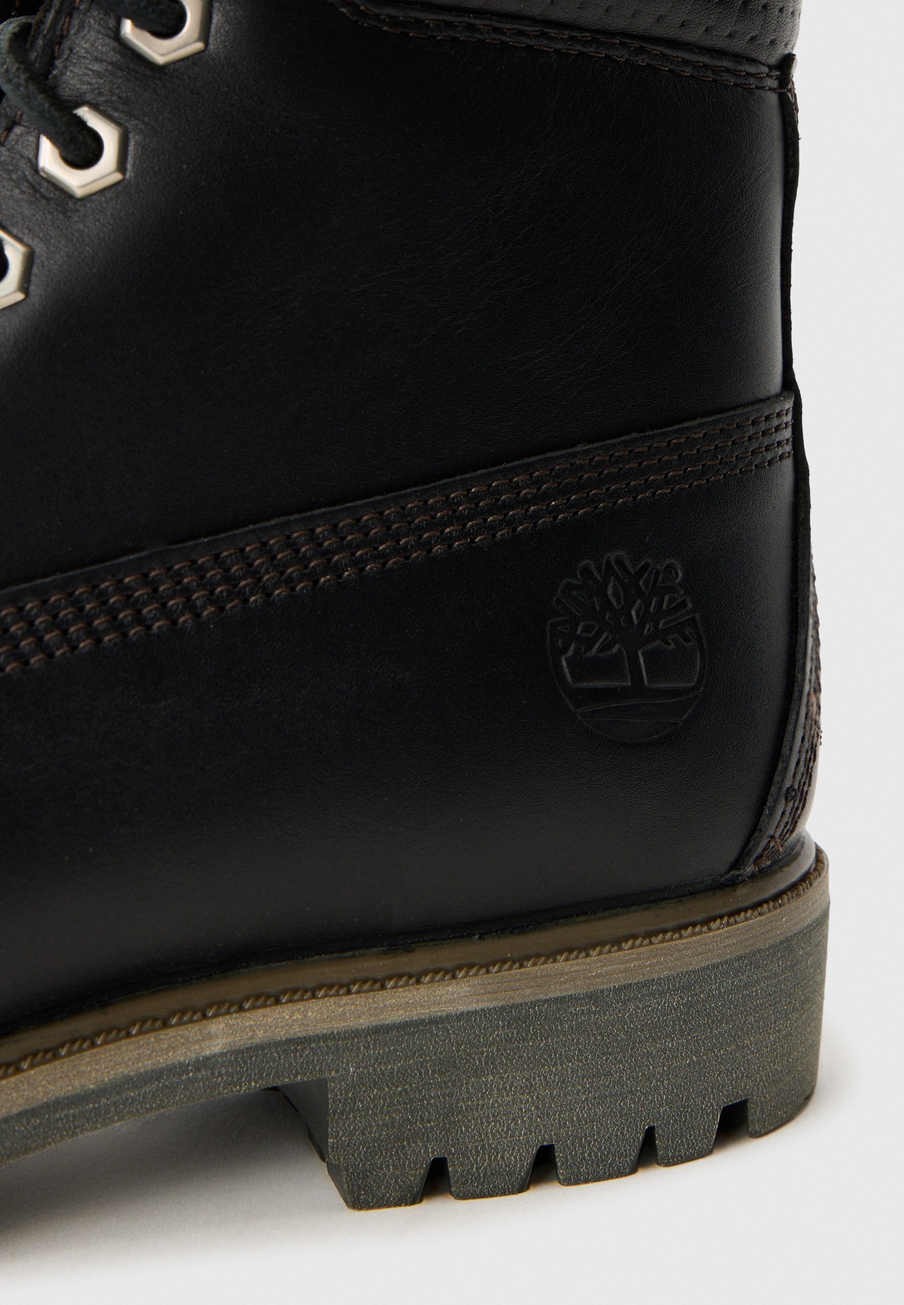 Botas Timberland de cano curto com cadarço - preto/marrom escuro