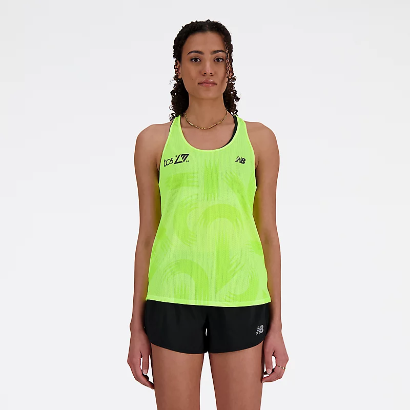 Bluză sport NB pentru femei cu imprimeu London Edition în nuanța BLEACHED LIME GLO