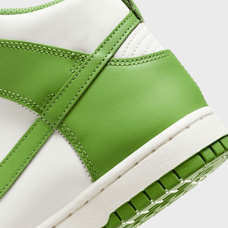 WMNS Dunk High