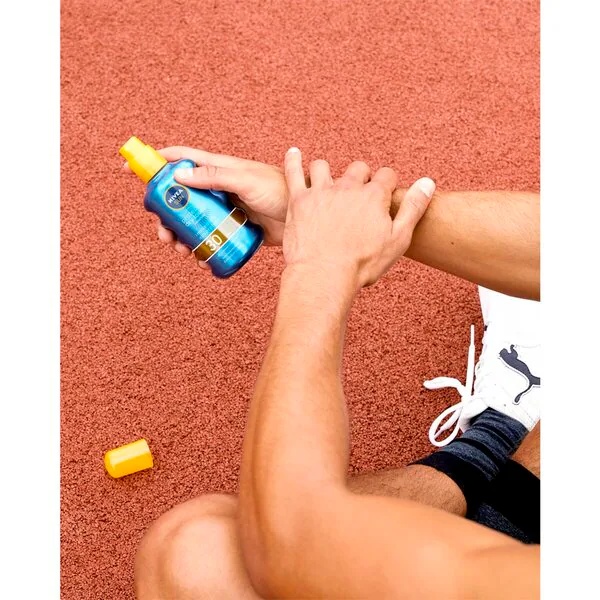 NIVEA Sun Protect & Dry Touch SPF30 prozirni sprej za sunčanje 200ml