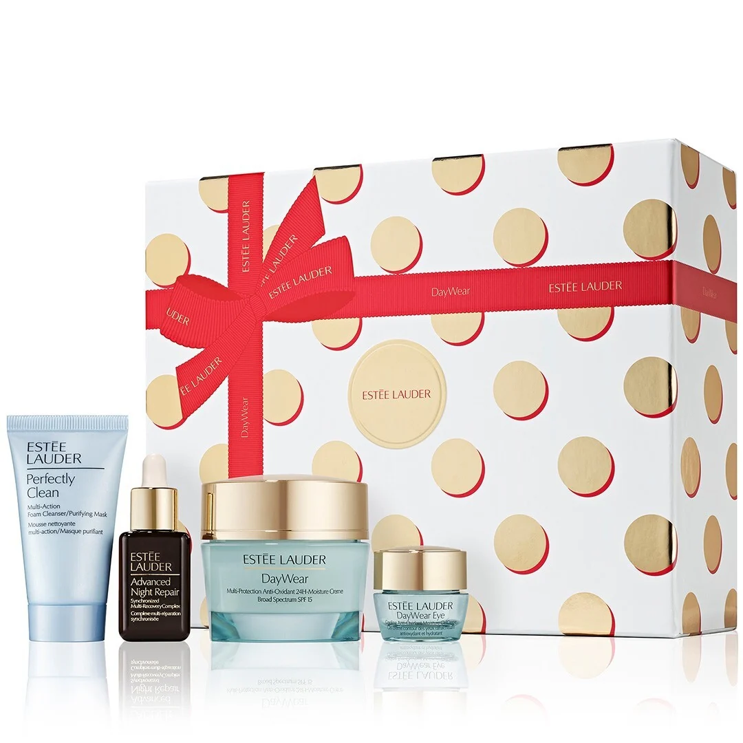 DayWear SET DAYWEAR SKINCARE JOYS Natale 2025 - Cofanetto Idratante, Crema viso giorno primi segni
