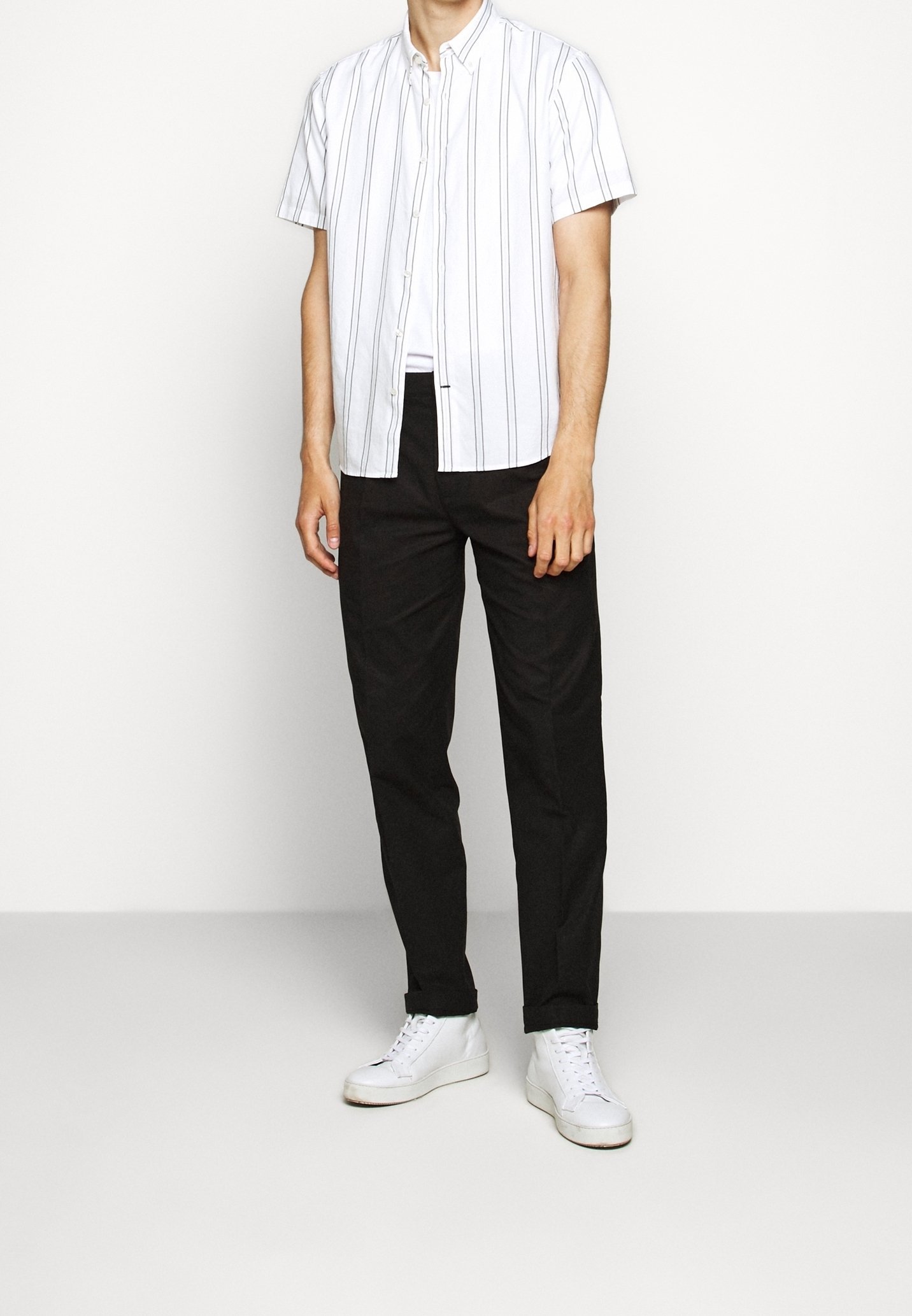 „Club Monaco“ kelnės – juodos