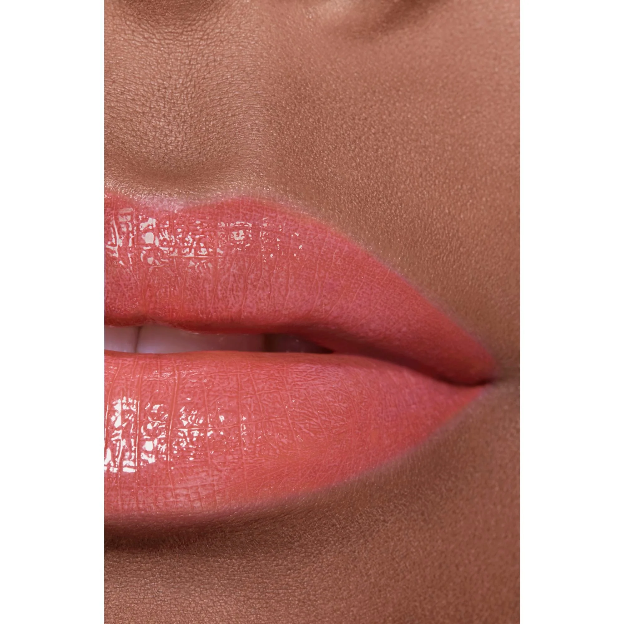 ROUGE COCO FLASH - COLORE, BRILLANTEZZA E INTENSITÀ IN UN FLASH