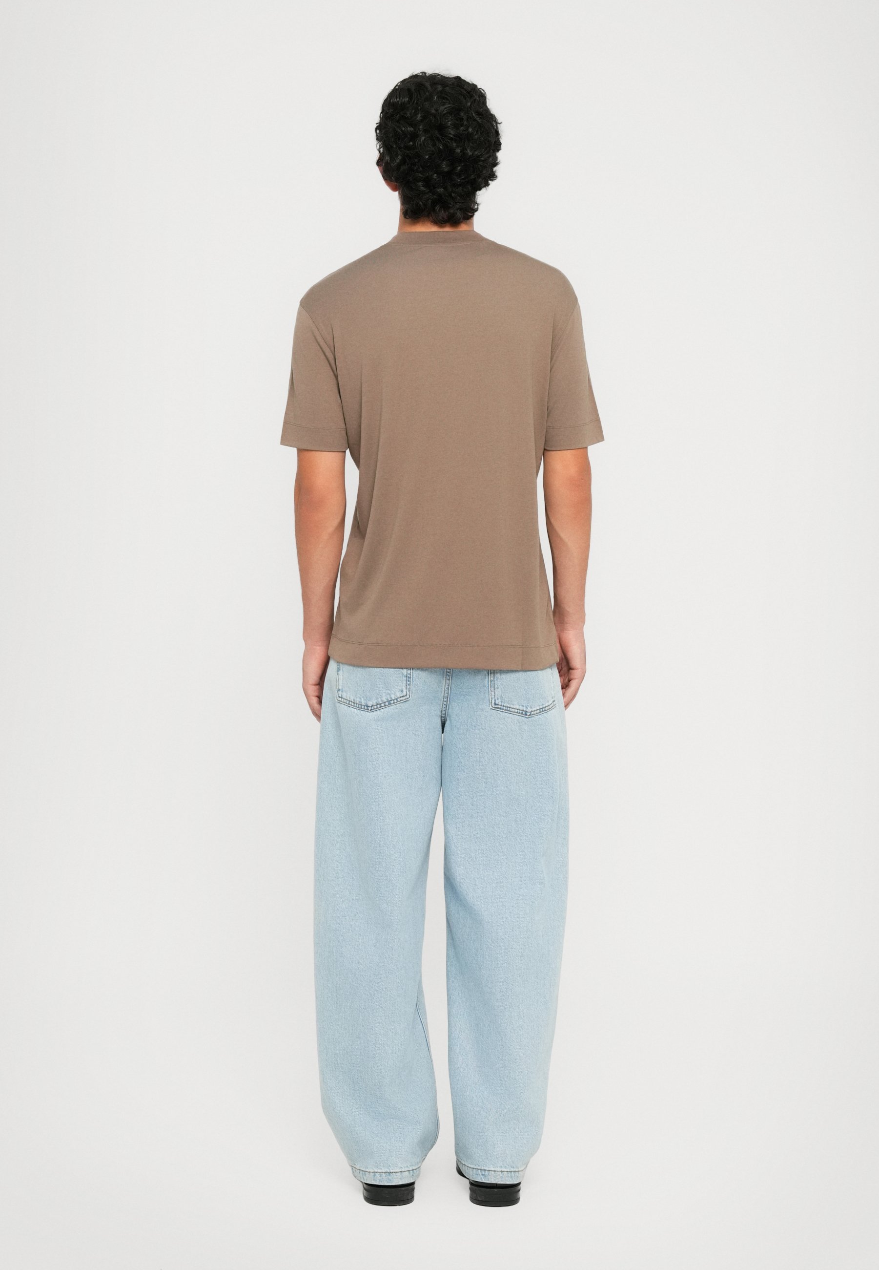 Emporio Armani Basic T-shirt - walnoot