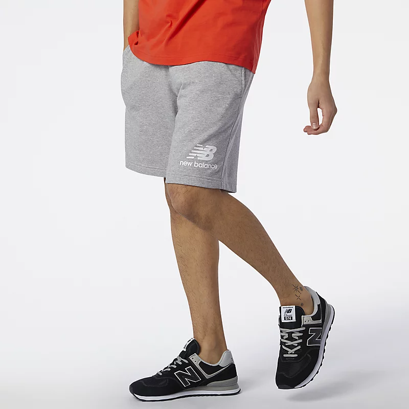 NB Essentials Herren-Shorts mit gestapeltem Logo – Sportgrau