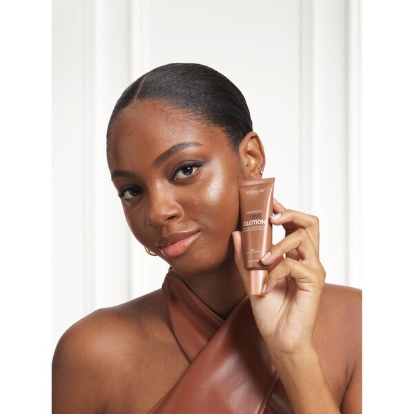 L'Oréal Paris Lumi Glotion 904 Deep Glow dabīgā mirdzuma pastiprinātājs<br>40ml