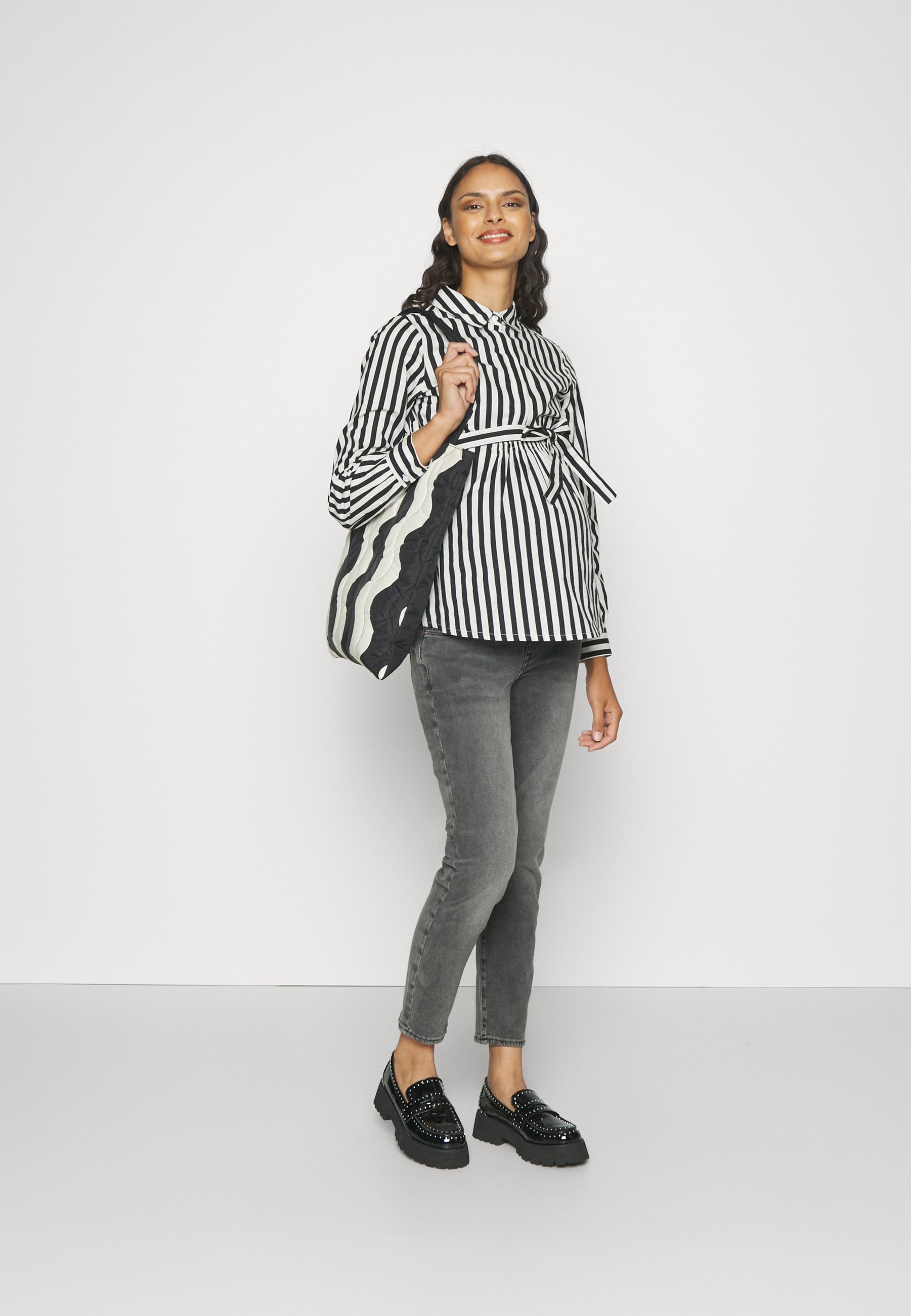 ONLY MATERNITY OLMEMILY STRETCH - Jeans a gamba dritta - denim grigio scuro